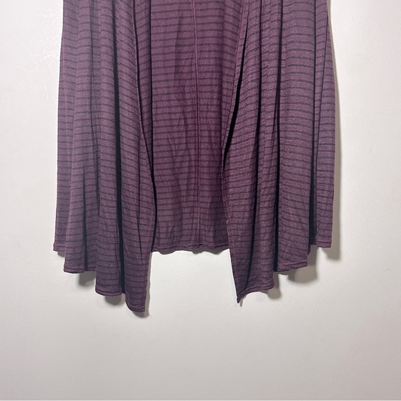 Chico's Zenergy Purple Black Striped Drape Open Front Cardigan Size 3 (16-18) - Picture 6 of 7